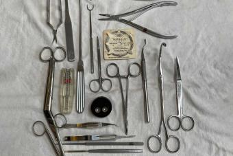 307586 340x227 vintage medical surgical tools